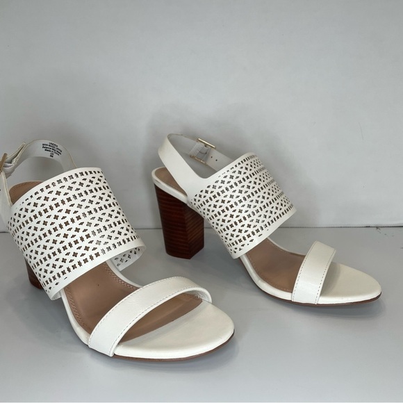 Kelly & Katie Shoes - Kelly & Katie White Women's Heeled Sandals open toe. Size 9. One flaw-see pic.
